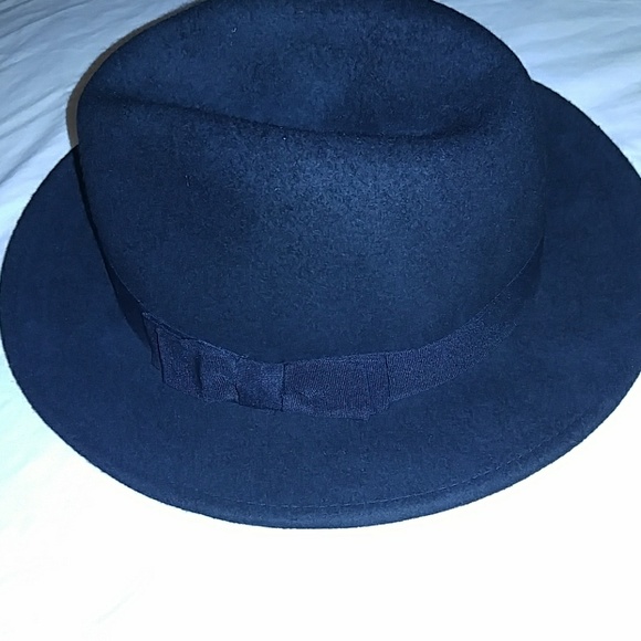 BLACK WHITE HOUSE BLACK MARKET BLACK FLEAT. HAT - Picture 3 of 8